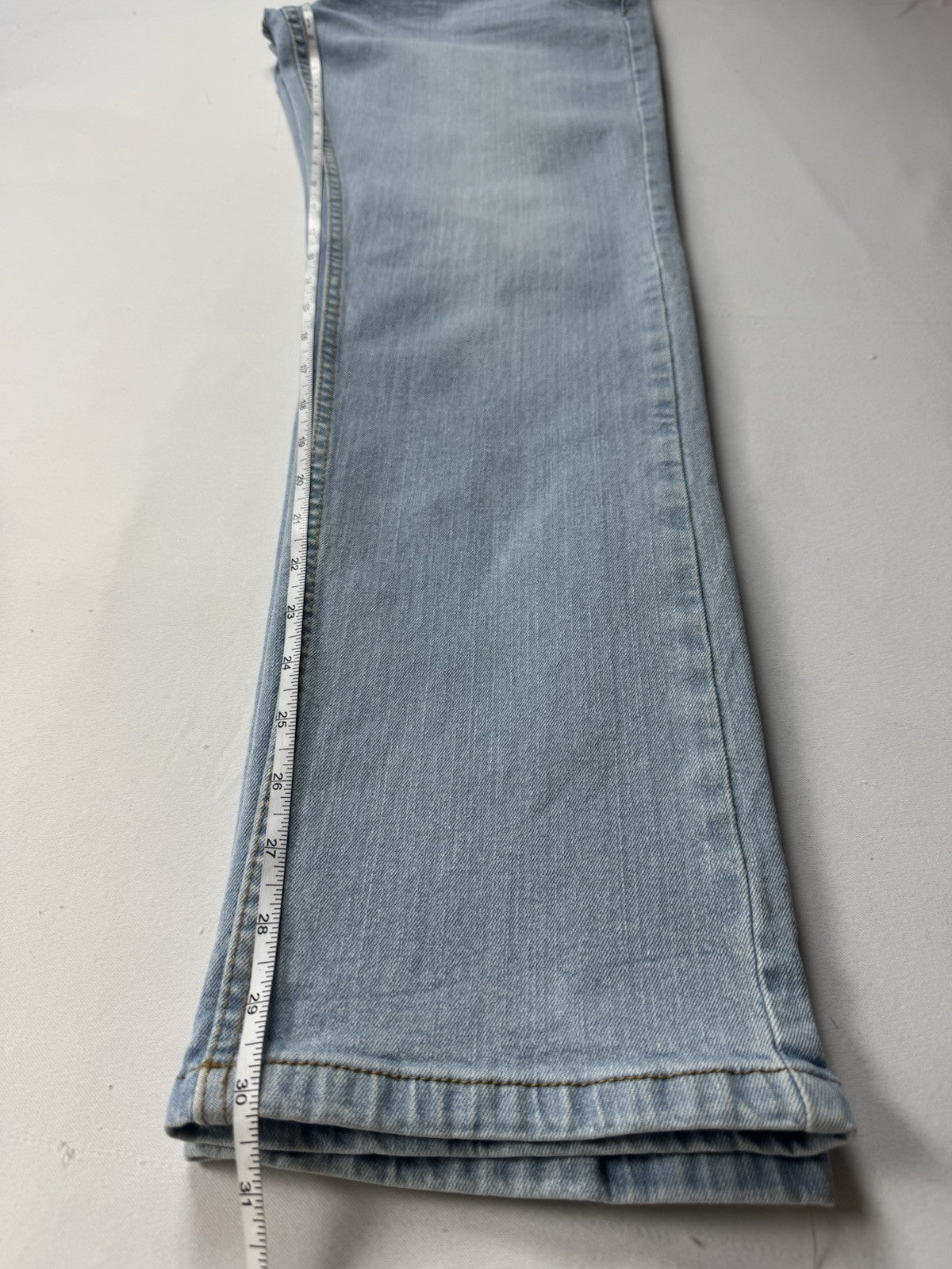 $99 William Rast Women’s Blue Jeans Sz 34/32. (B.94)
