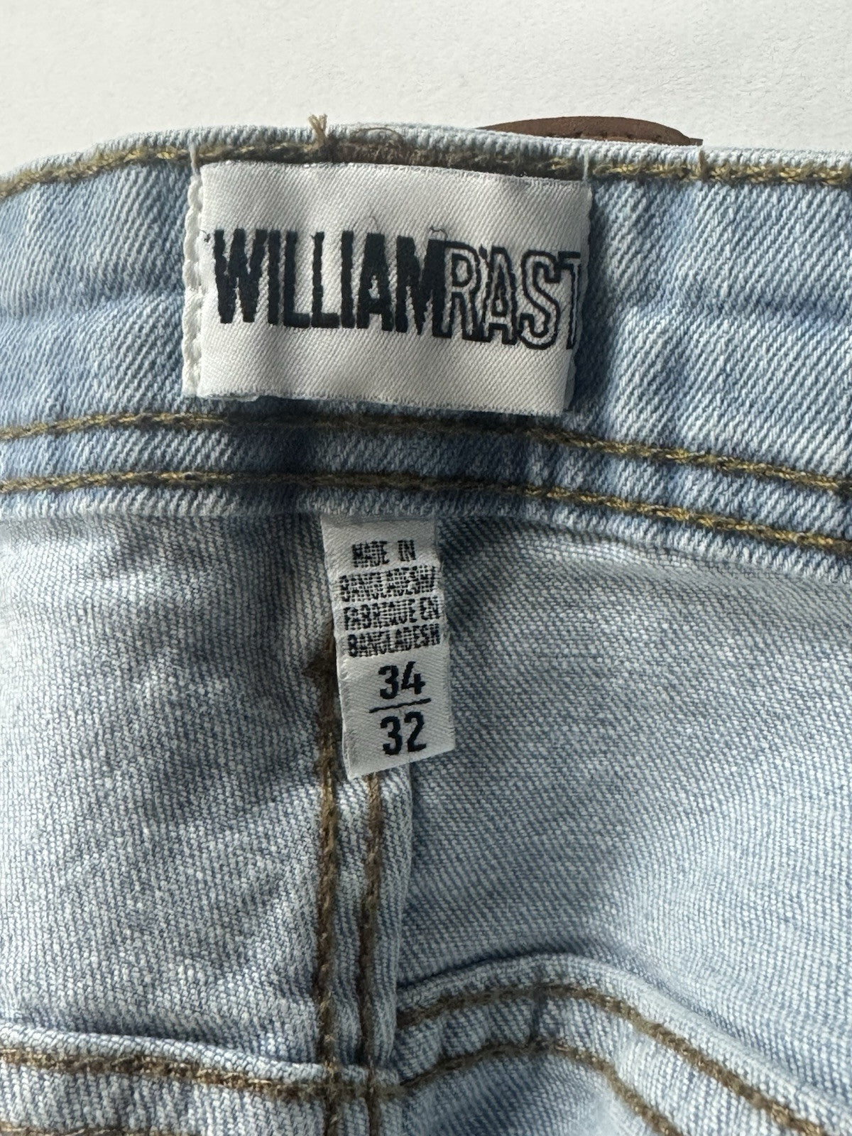 $99 William Rast Women’s Blue Jeans Sz 34/32. (B.94)