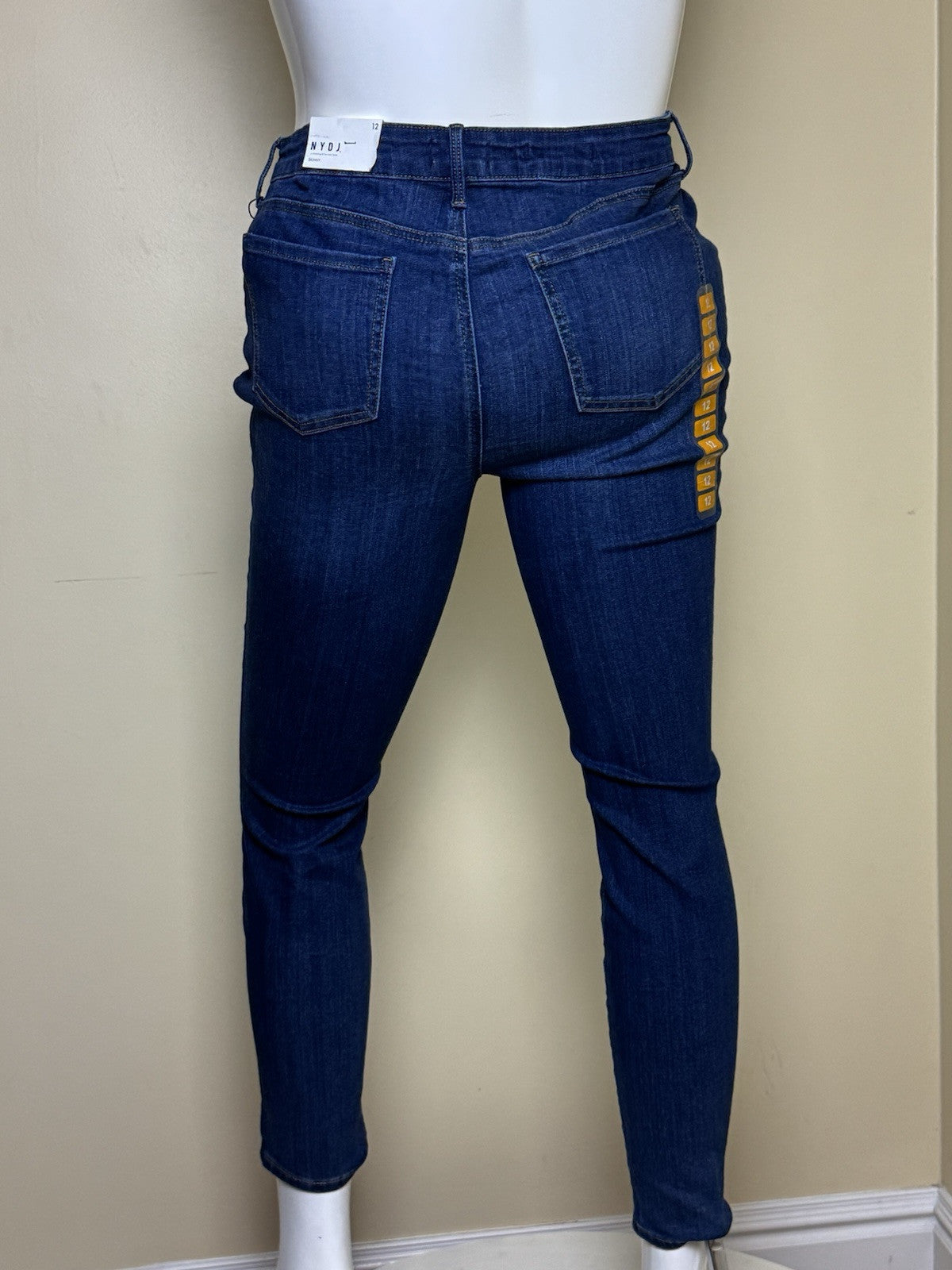 $99 NYDJ Jeans Womens Slim Stretch Jeans Sz 12. (B.124)