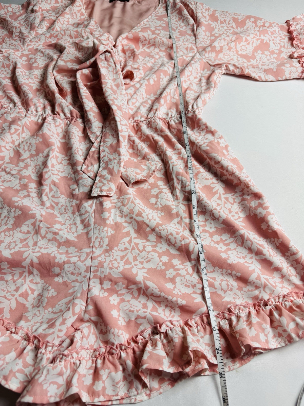 Fashion Women’s Shorts Romper Floral Size XL. (B.147)