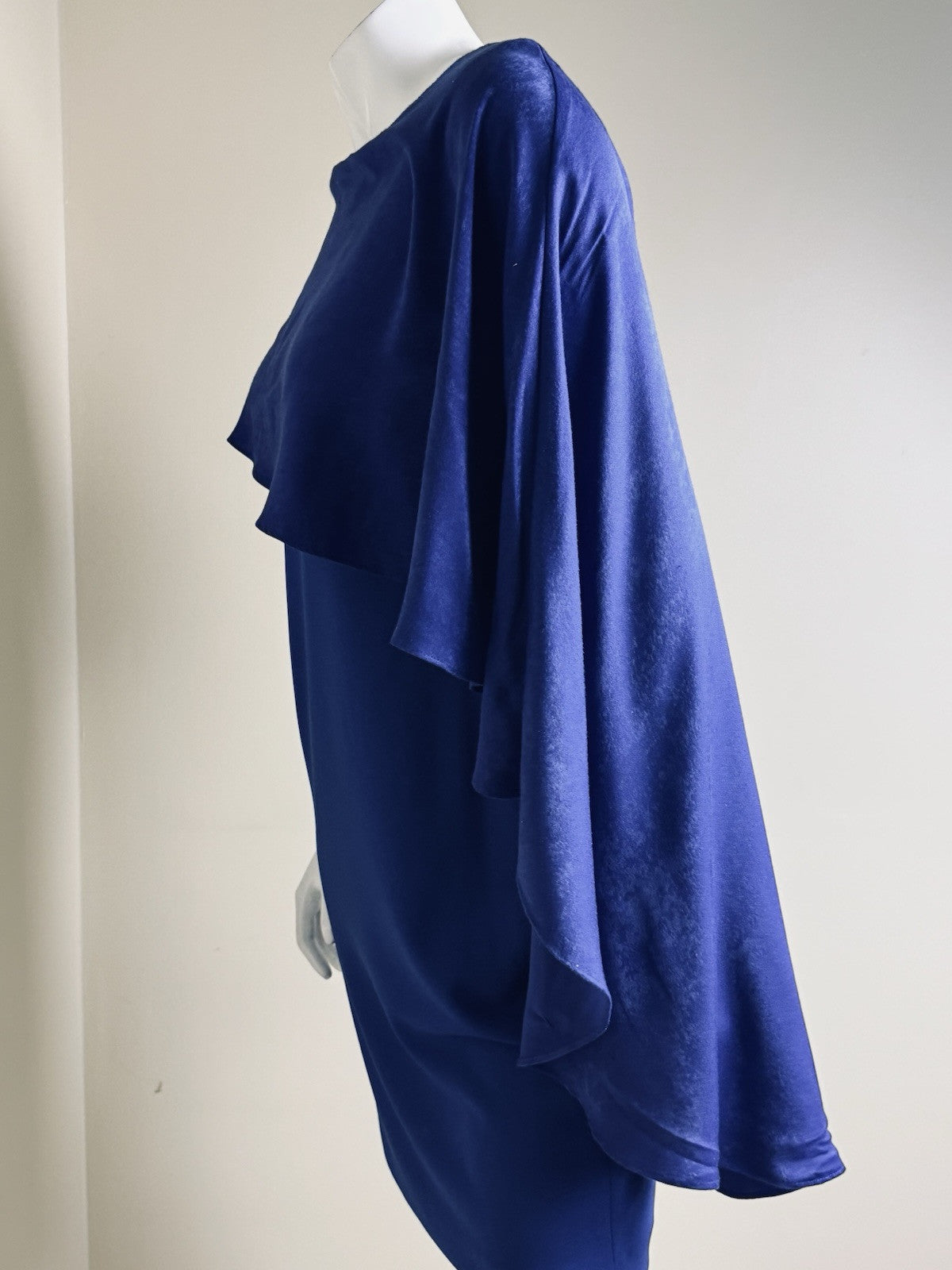$129 DKNY Women’s Cape Dress Size 4. (B.147)