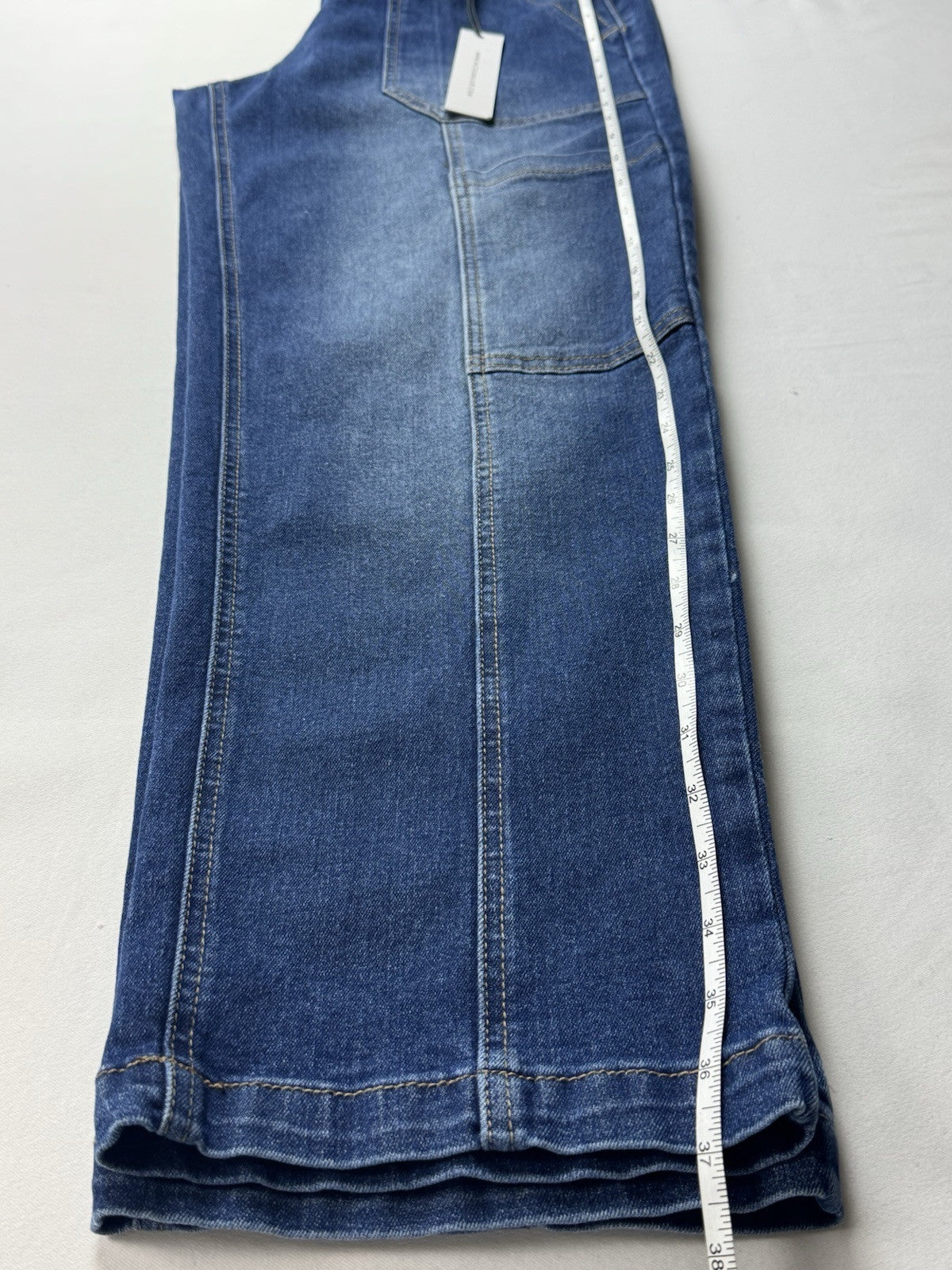 $99 Nicole Miller SOHO High Rise Cargo Jeans Sz 8. (B.138)