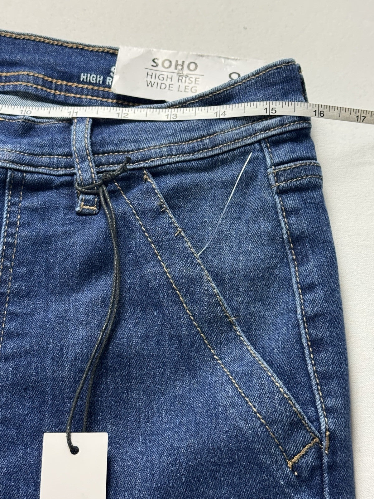 $99 Nicole Miller SOHO High Rise Cargo Jeans Sz 8. (B.138)