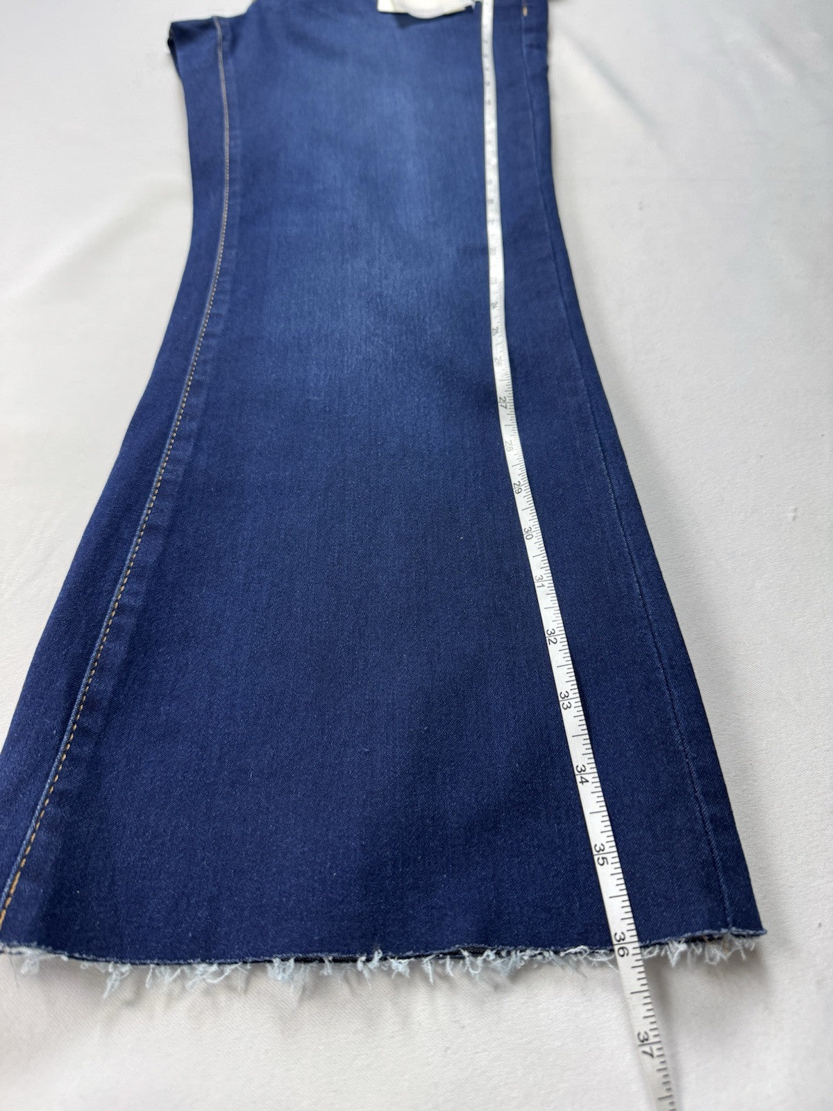 $98 Tahiti Women’s Dark Blue Jeans Sz 12P. (B.118)