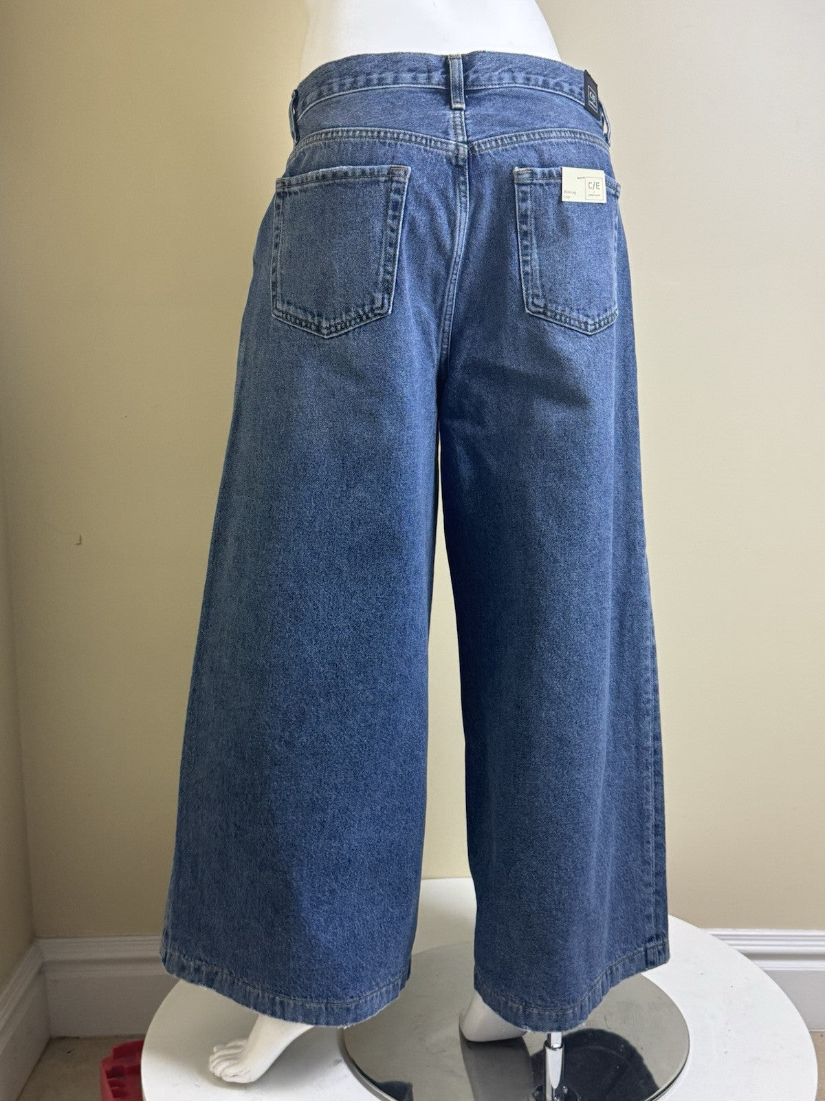 $188 Current/Elliott Women’s Wide Leg Jeans Sz 32. (B.114)
