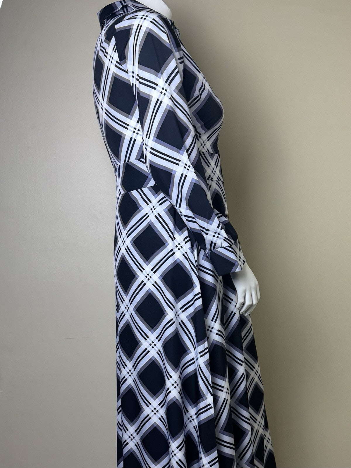 Women’s Plaid Long Sleeve Dress Size XL (B.70)