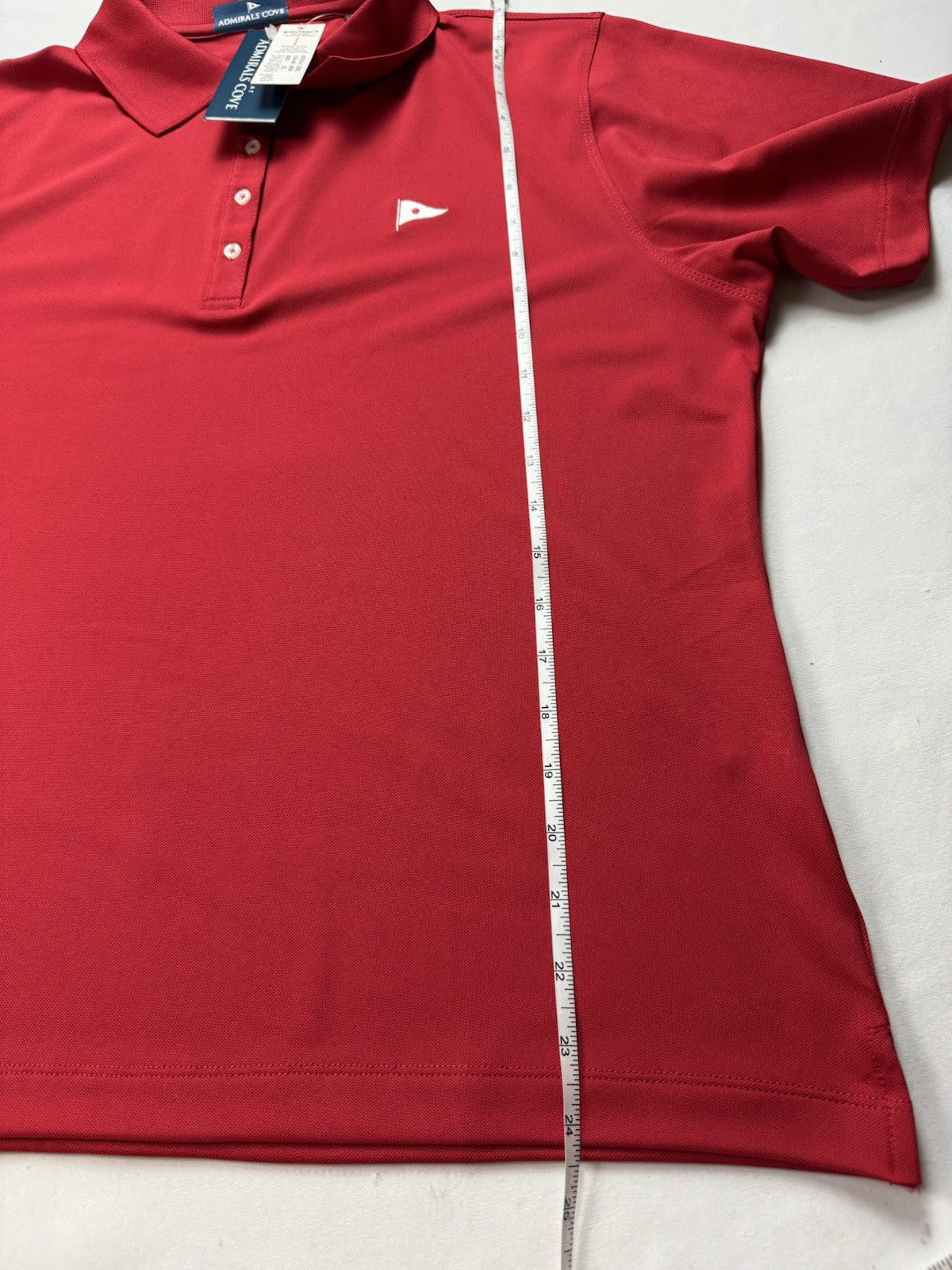 ADMIRALS COVE Women’s Golf Red shirt Sz M. (B.39/3)
