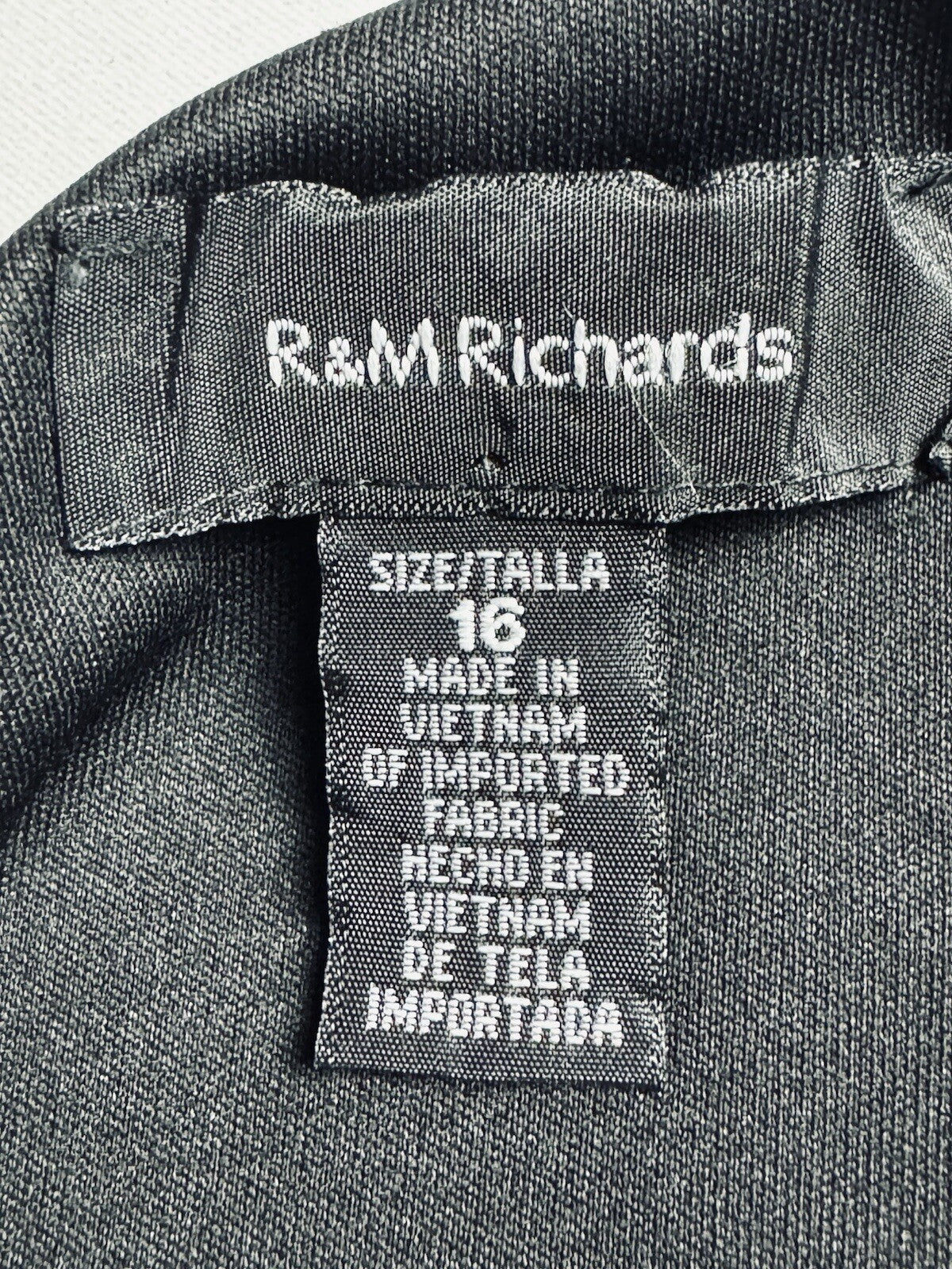 R&M RICHARDS Women’s Shift Black Dress Sz 16.    (B.94)