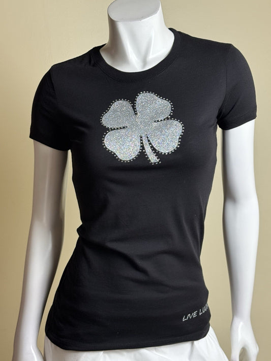 Black Clover Women’s T-Shirt Logo Sz M    (B.182)