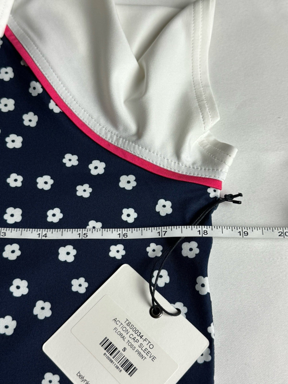 BELYN KEY Women’s Golf Shirt Sz S    (B.180)