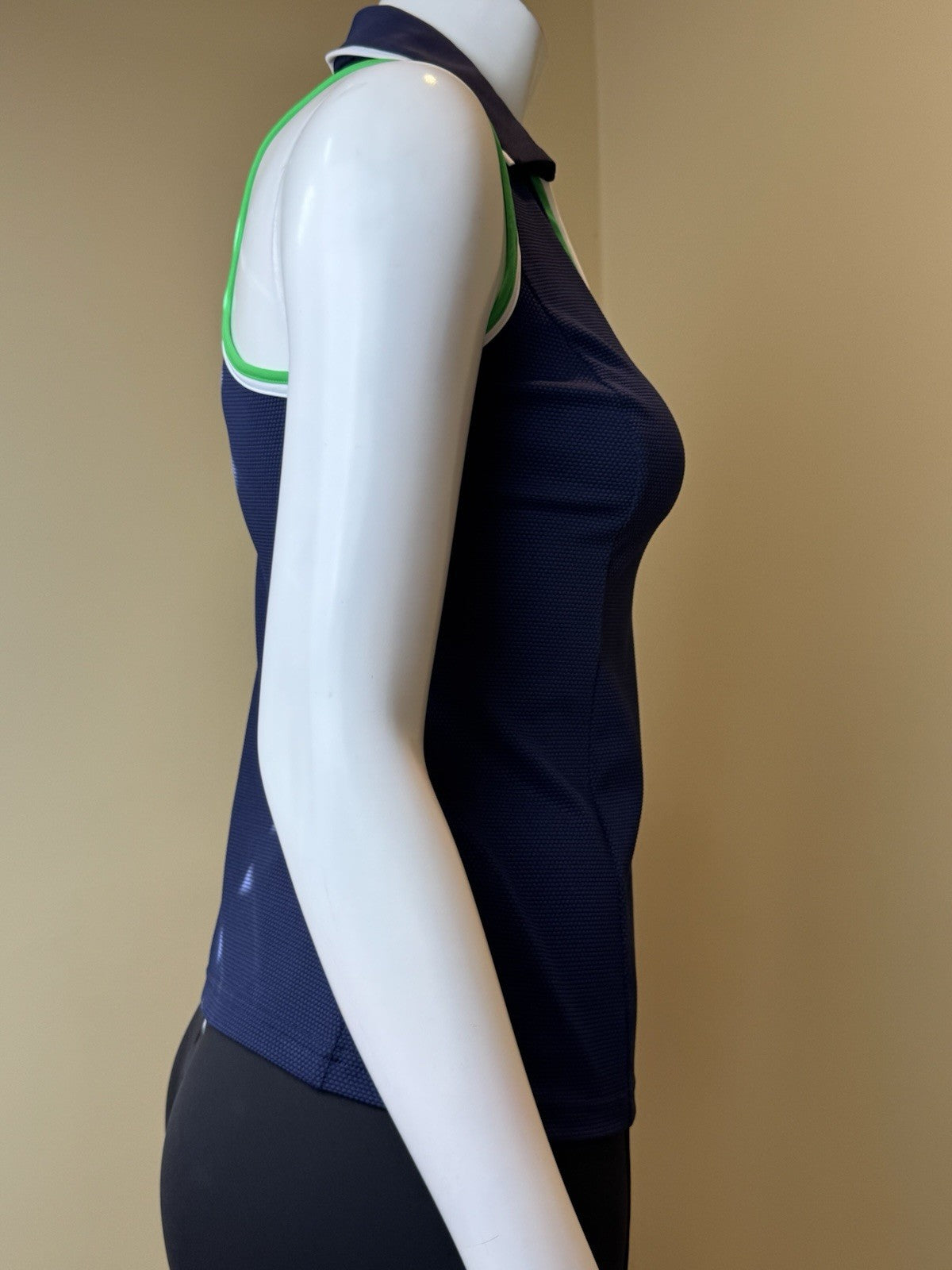 KINONA Women’s Sleeveless Golf Tank Top Sz S   (B.165)