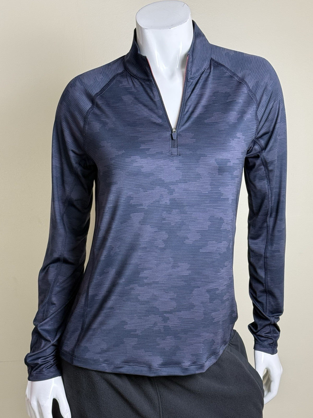 Puma Women's Golf Camo Sweatshirt Size S    (B.172)