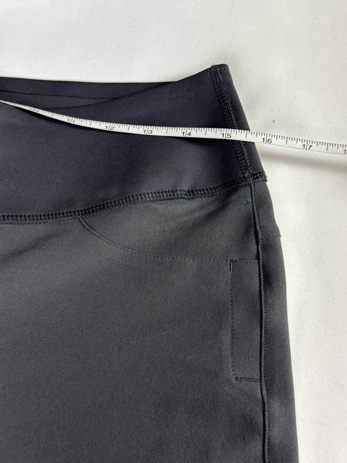 Puma Women’s Golf Pants Sz S.   (B.181)