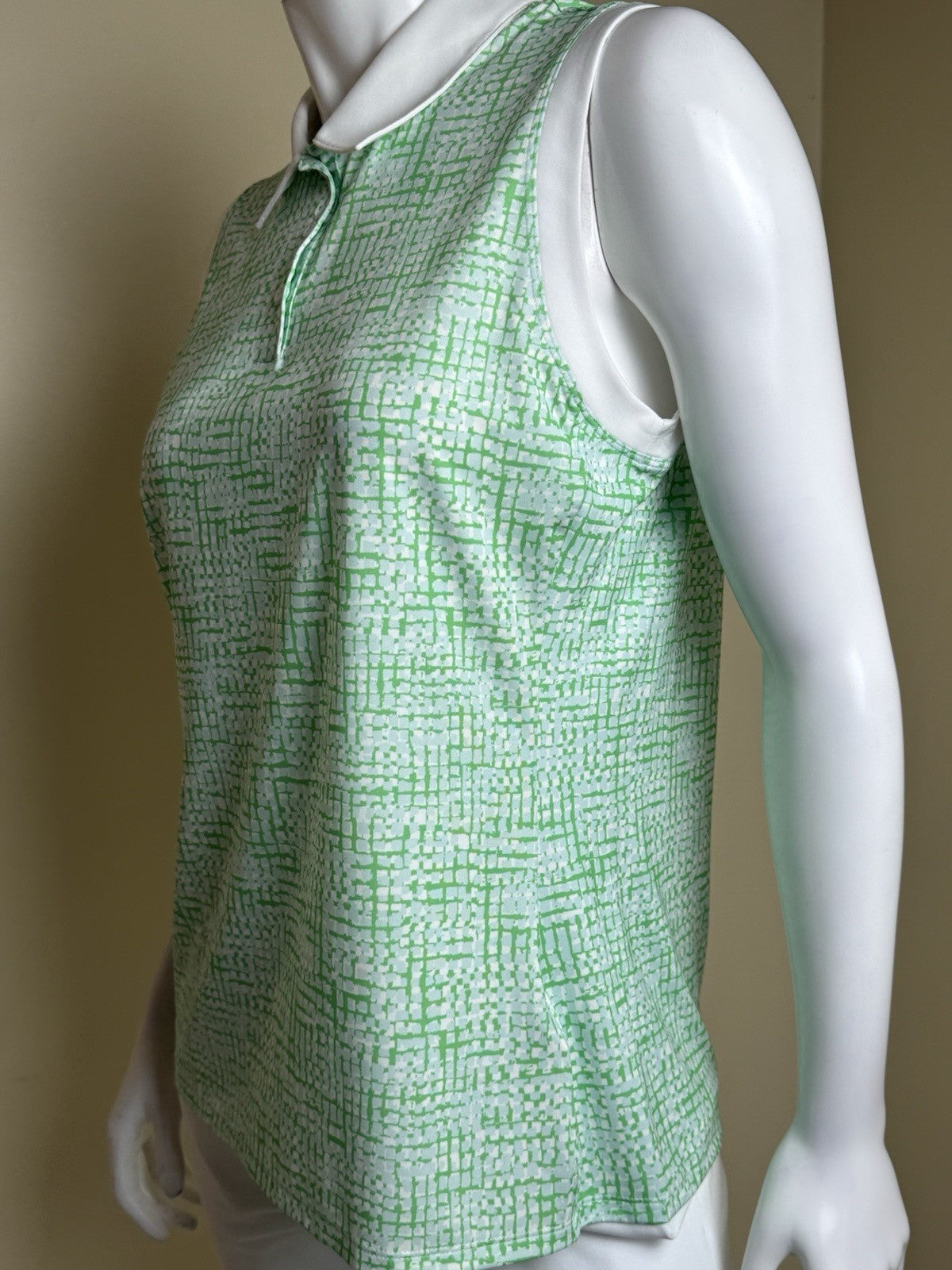 Adidas Women’s Golf Shirt Sz L    (B.172)