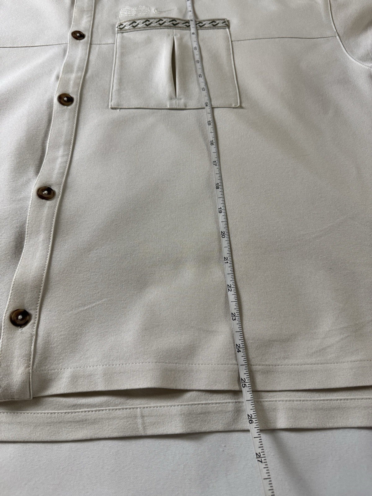 $75 Nike Women’s Button Down Shirt Sz XL.       (B.191)
