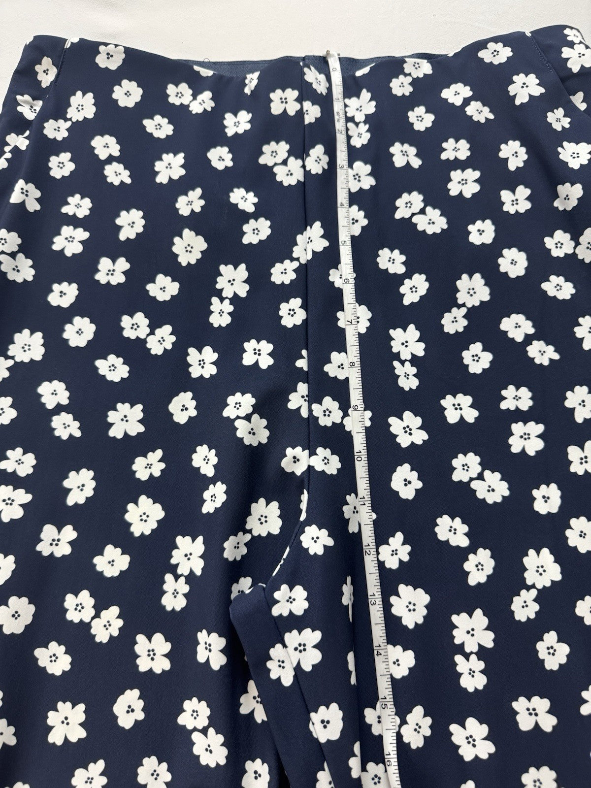 Jayebird Women’s Golf Robbie Pant Navy/White Floral Sz L.   (B.158)