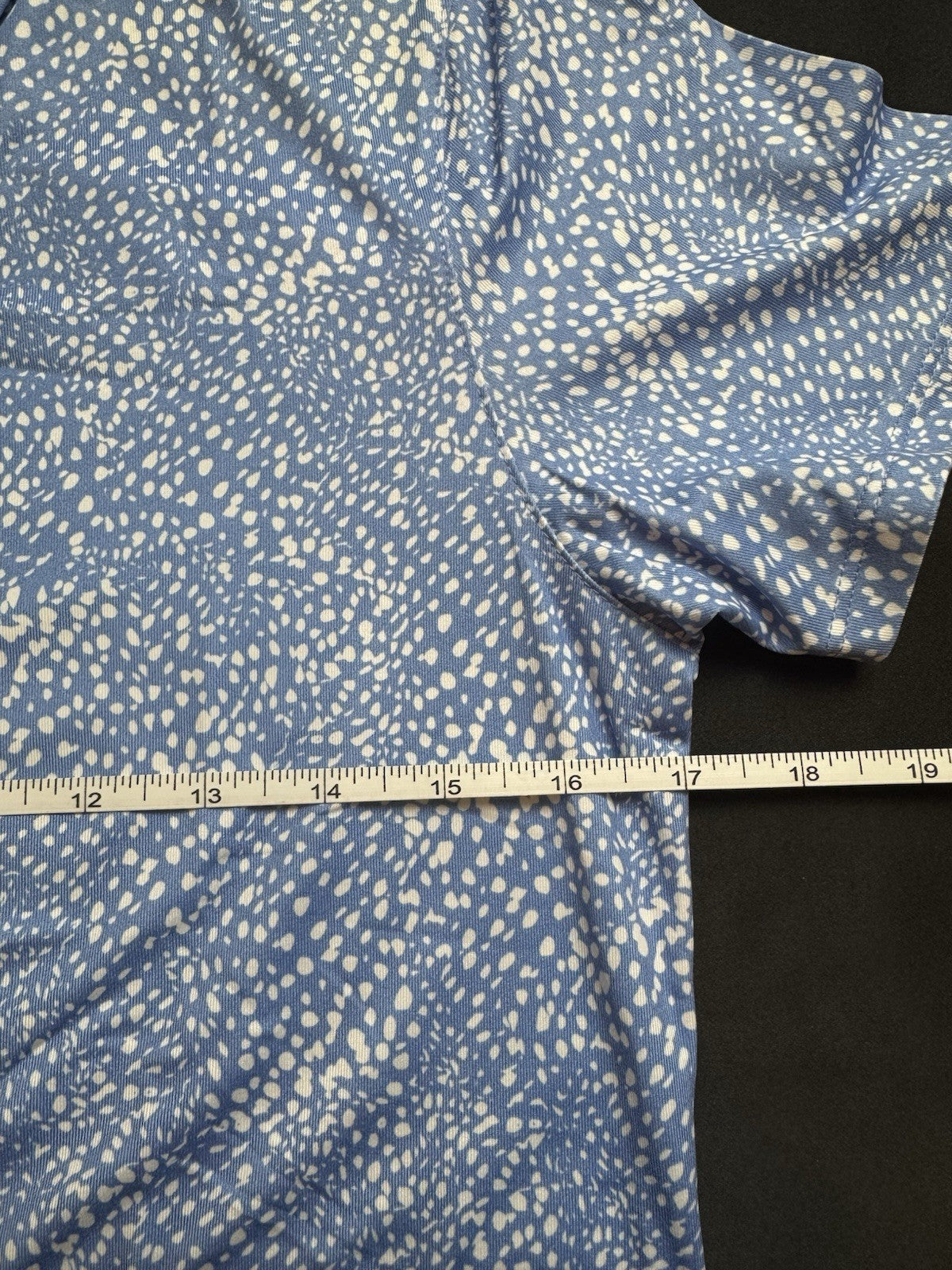 Puma Women’s Golf Shirt Sz S.   (B.165)