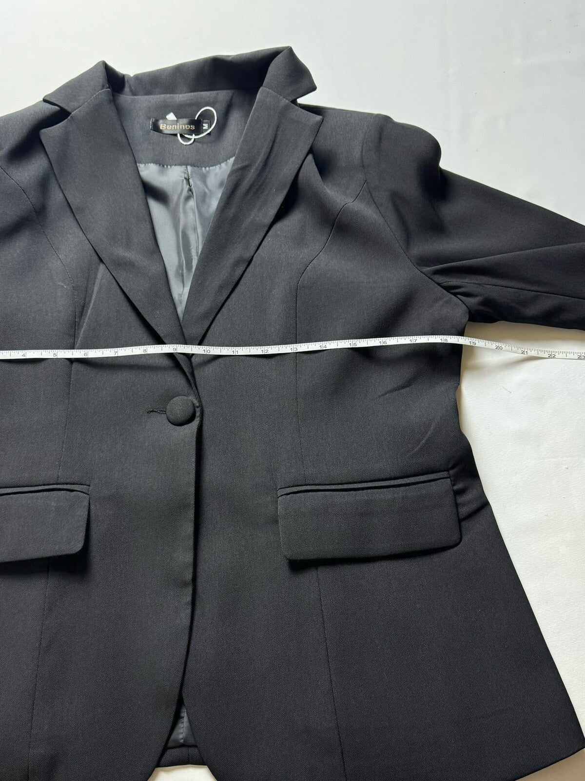 Beninos Womens One Button Blazer Black Size M.  (B.102)