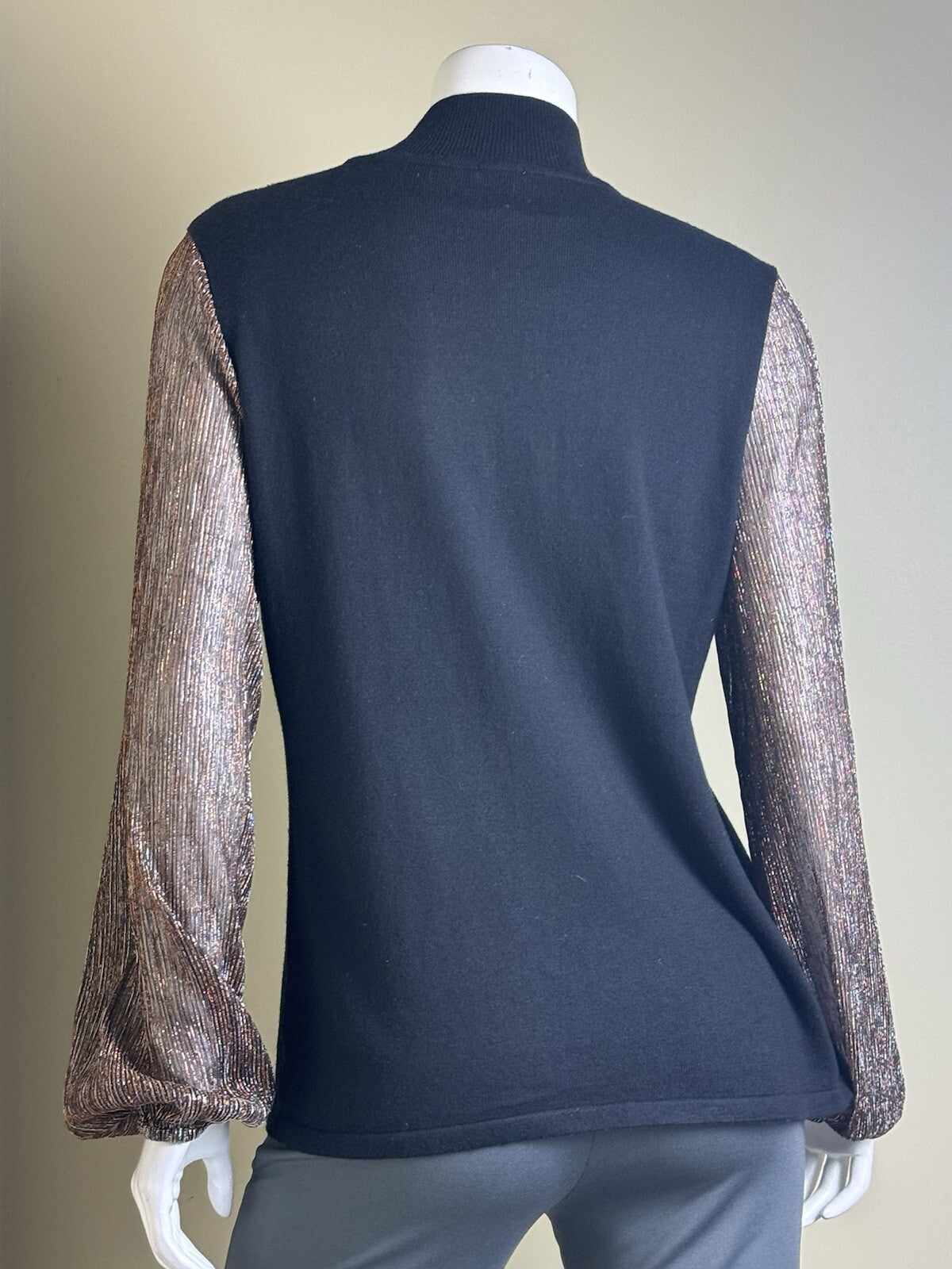 Anne Klein Womens Long Sleeves Sweater Black Size M.   (B.112)