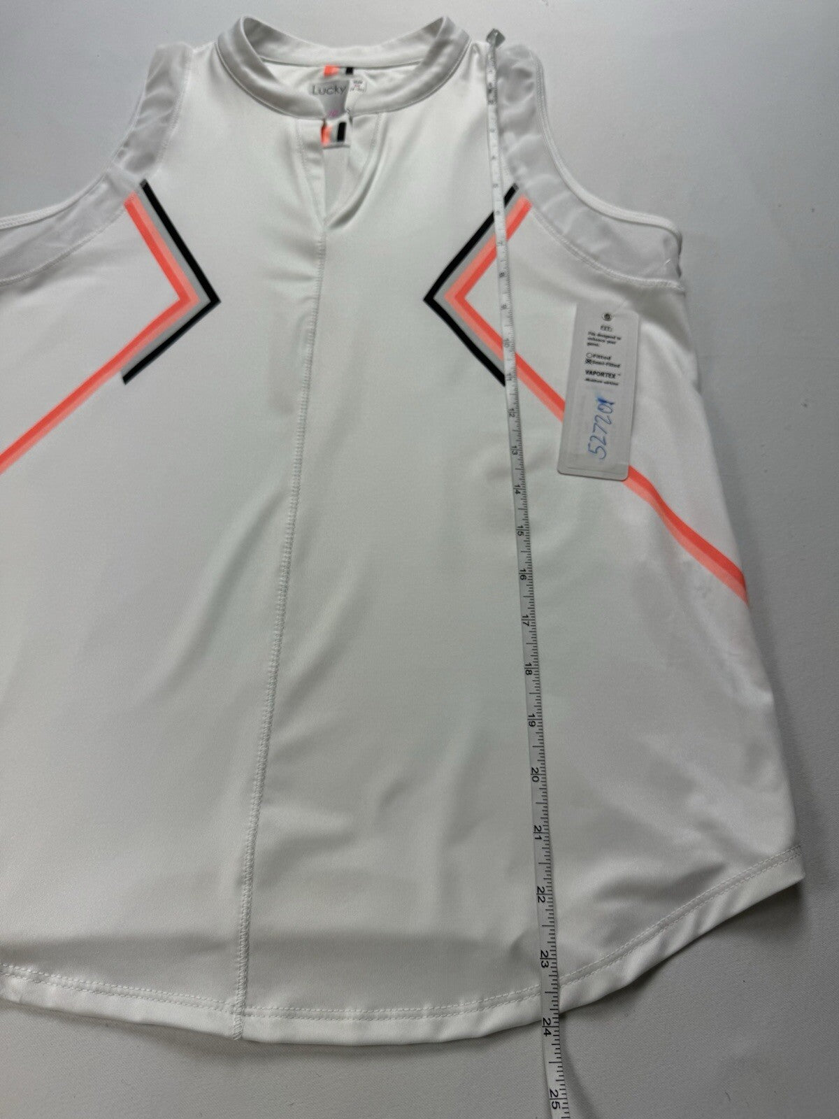 Lucky In Love Women’s Top Sleeveless Tennis Golf Shirt Sz M.     (B.139)