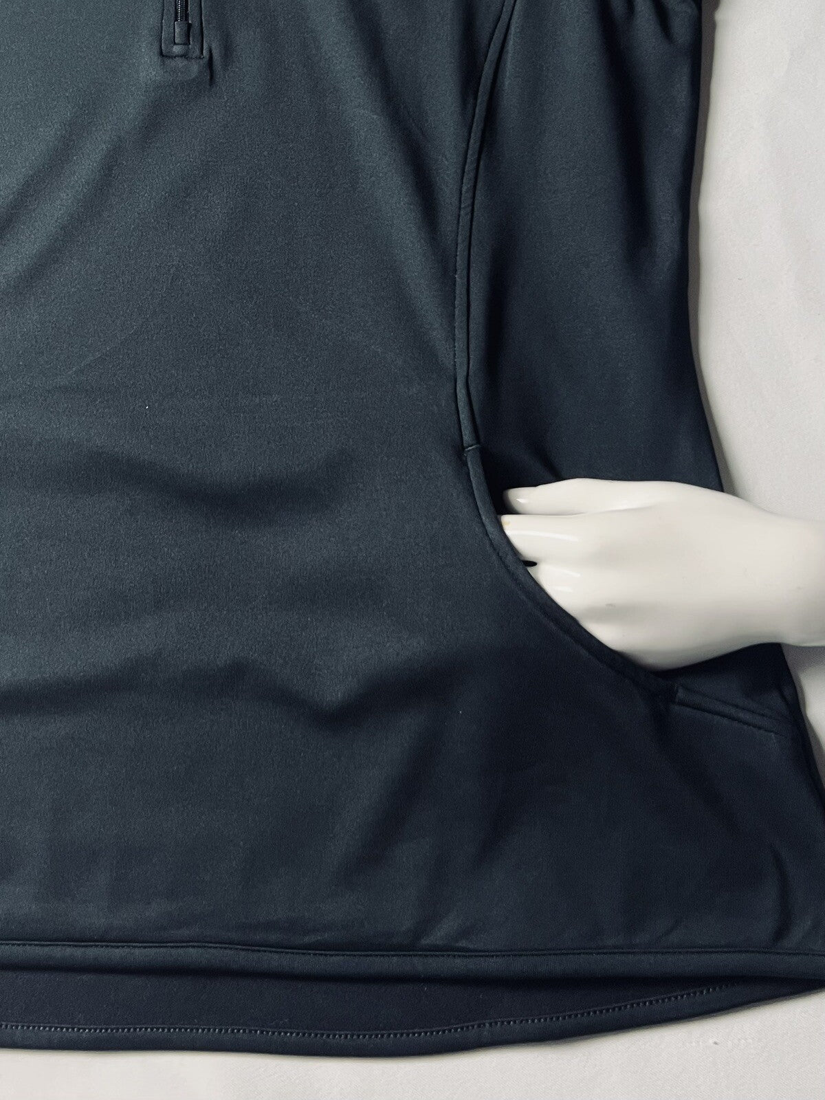 Est. 1967 Women's Long-Sleeve Sweatshirt Sz L Black. (50)