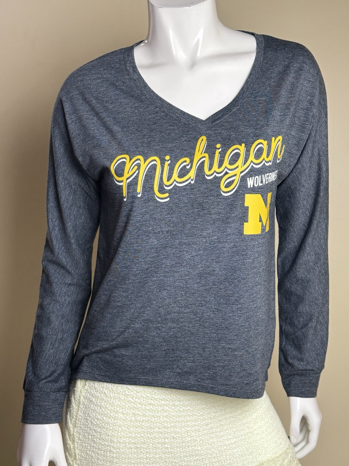 LeverWear Women's Michigan Logo Sweatshirt Sz M.   (B.146)