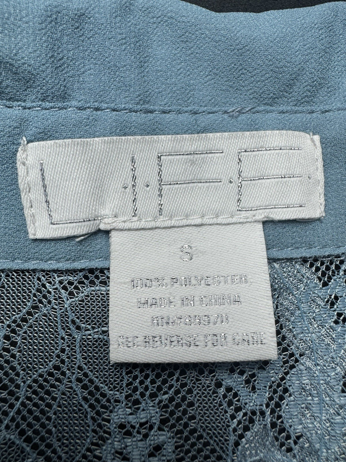 LIFE Women’s Blue Floral Lace Shirt Sz S.  (B.160)