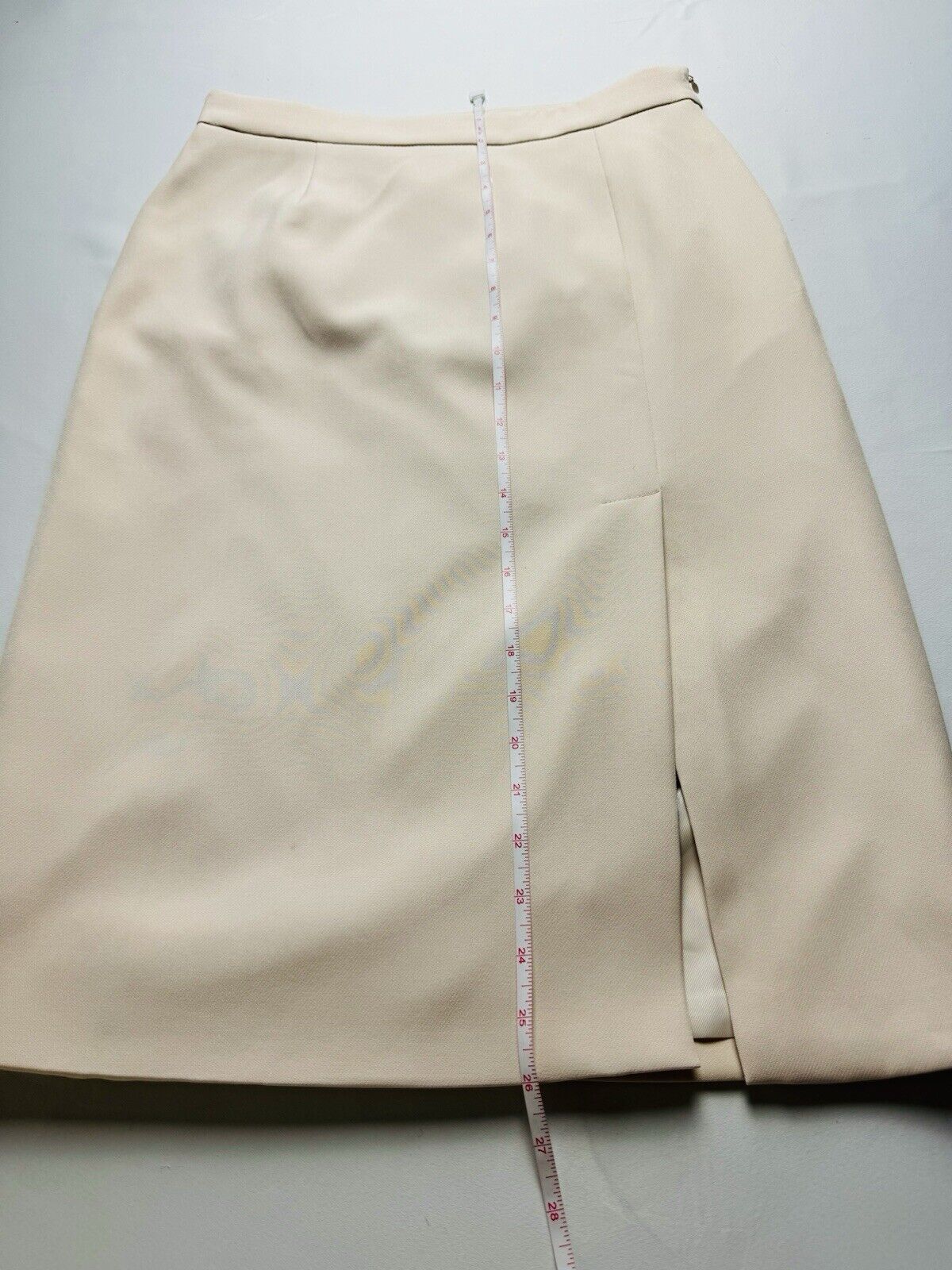 Walter Baker Long Beige Parker Skirt Sz 6. (B.72)