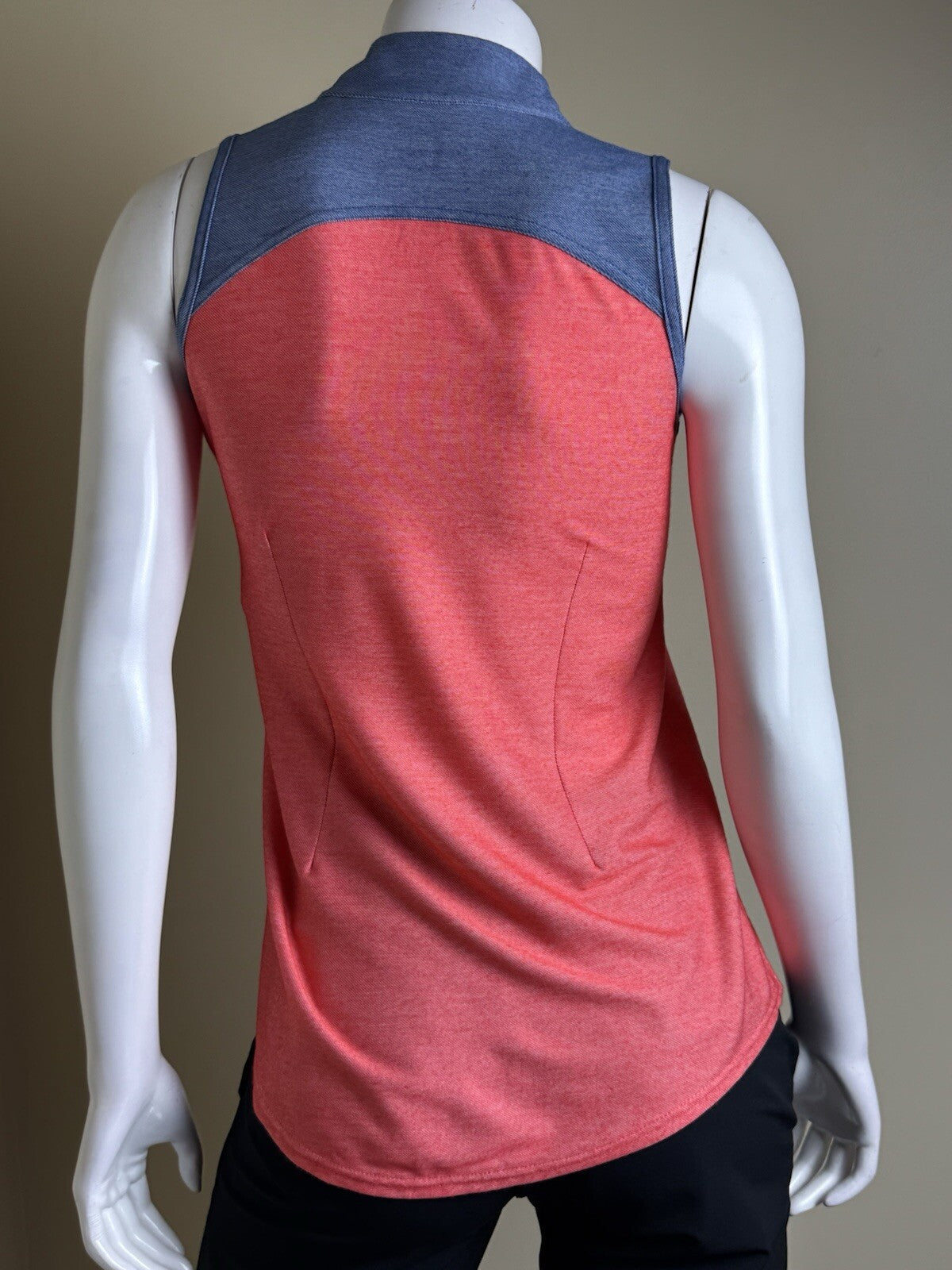 JOFIT Women's Golf Shirt Size S      (B.137)