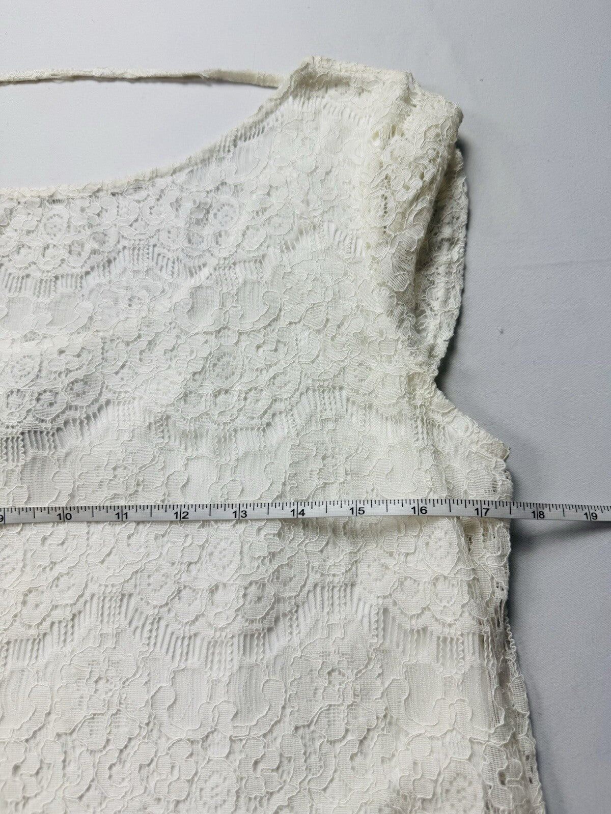 Kate & Lily Lace White Dress Size 14       (B.145)