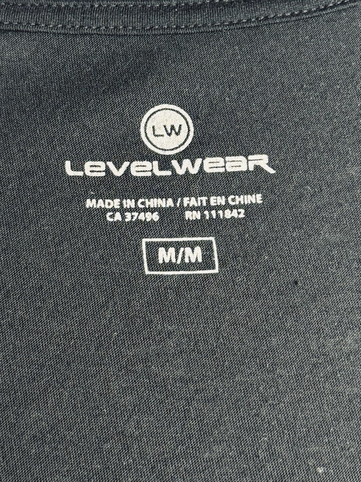 LeverWear Women's T-shirt Sz M   (B.172)