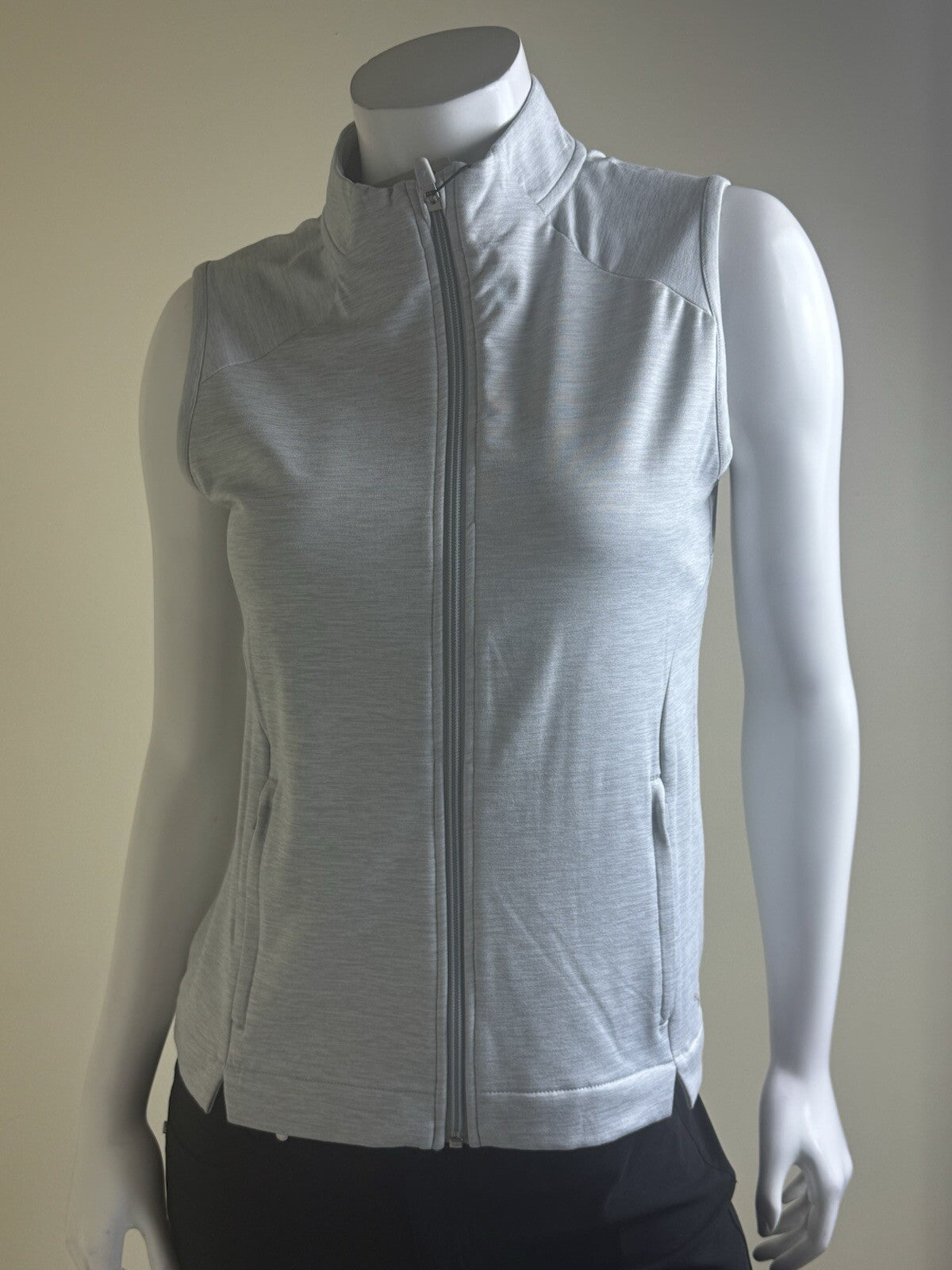 Puma Women’s Golf Grey VEST Sz S.    (B.102/2)