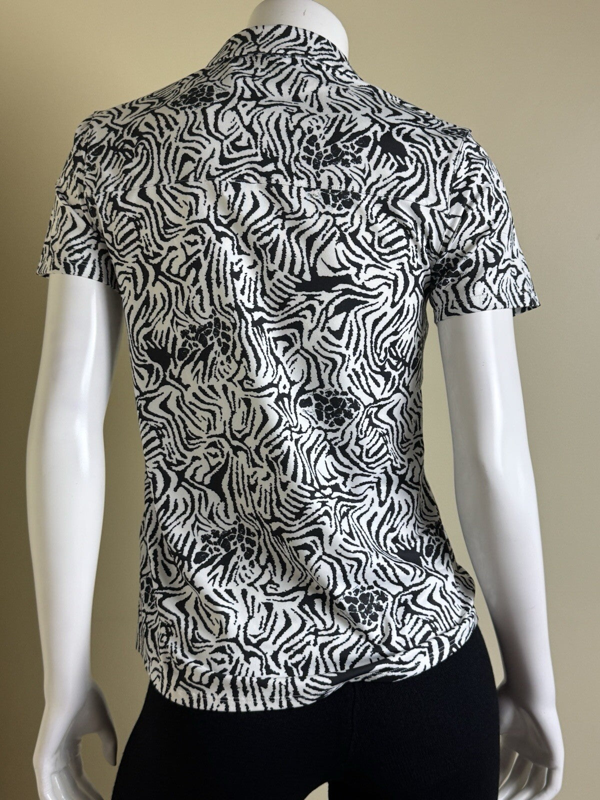 Puma Women’s Golf Shirt Sz S.   (B.117/6)