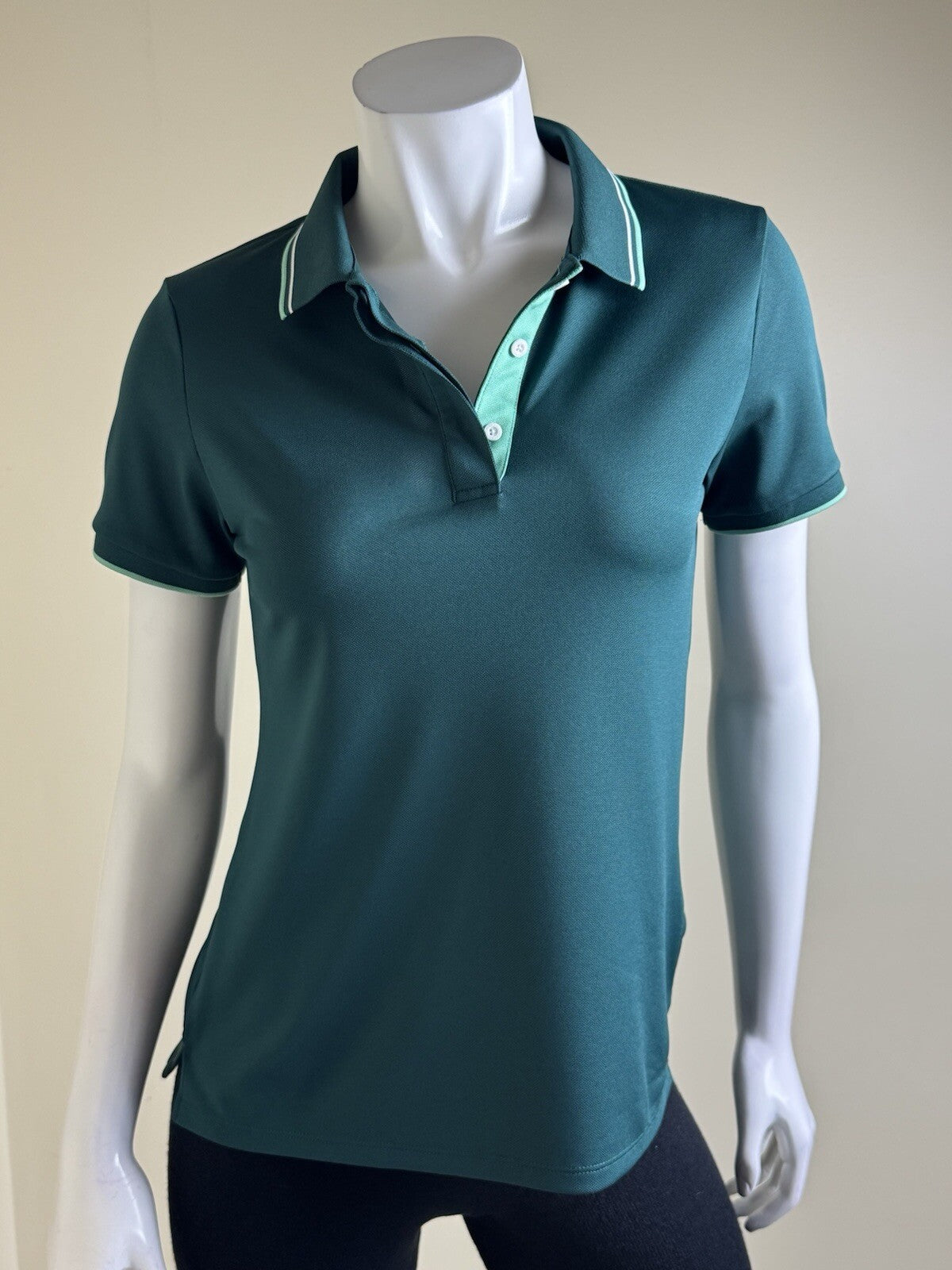 Puma Women’s Golf Shirt Sz S.   (B.131/7)
