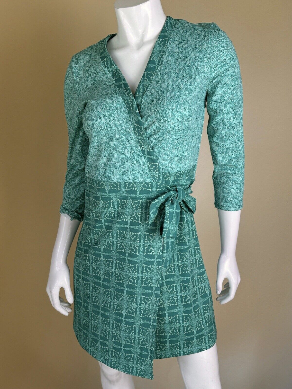 Cabana Life Women's Green Wrap Dress Sz XS.   (51)