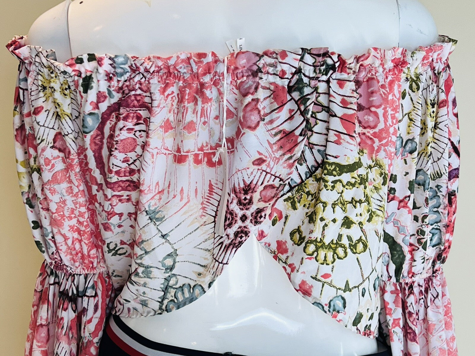 Live 4 Truth Women’s Top  Long Balloon Sleeve Shirt Sz L Blouse (9)