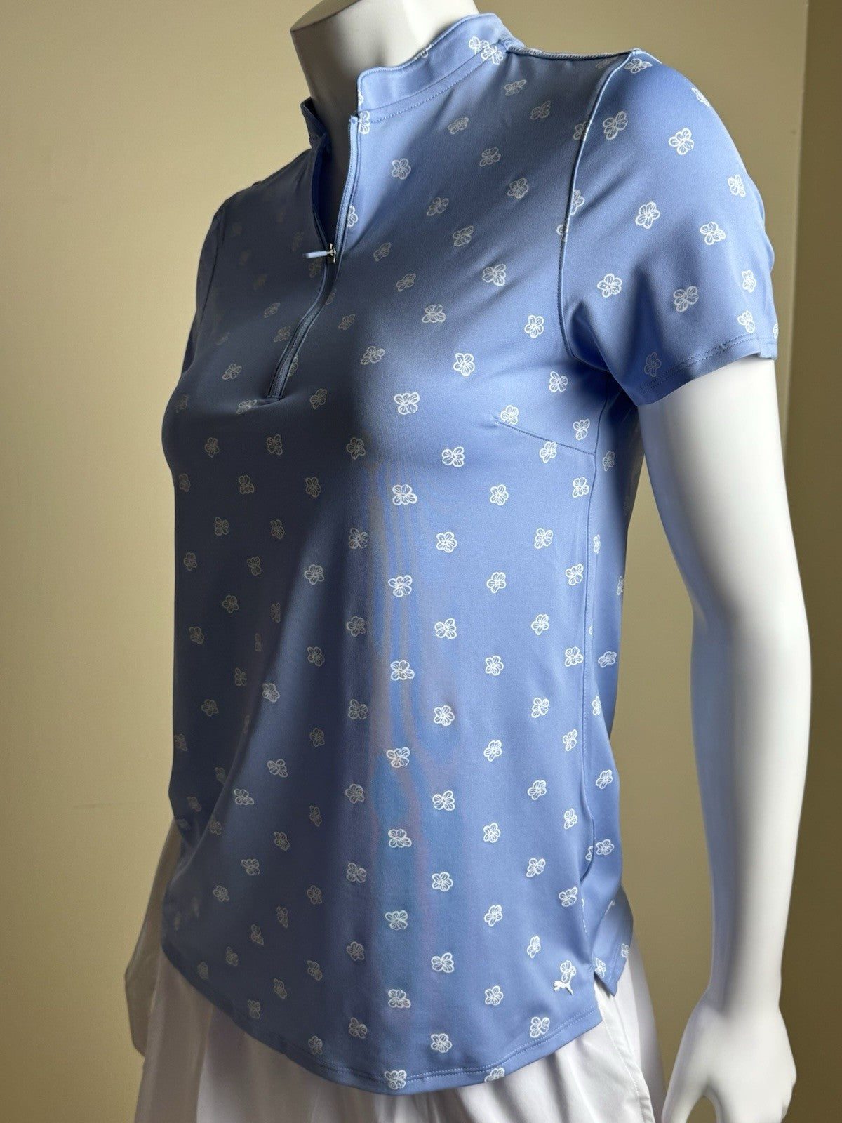 Puma Women’s Golf Shirt Sz S.   (B.188)