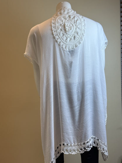 LIV LOS ANGELES Women's Open Front Crochet Lace Cardigan Size L.     (B.167)