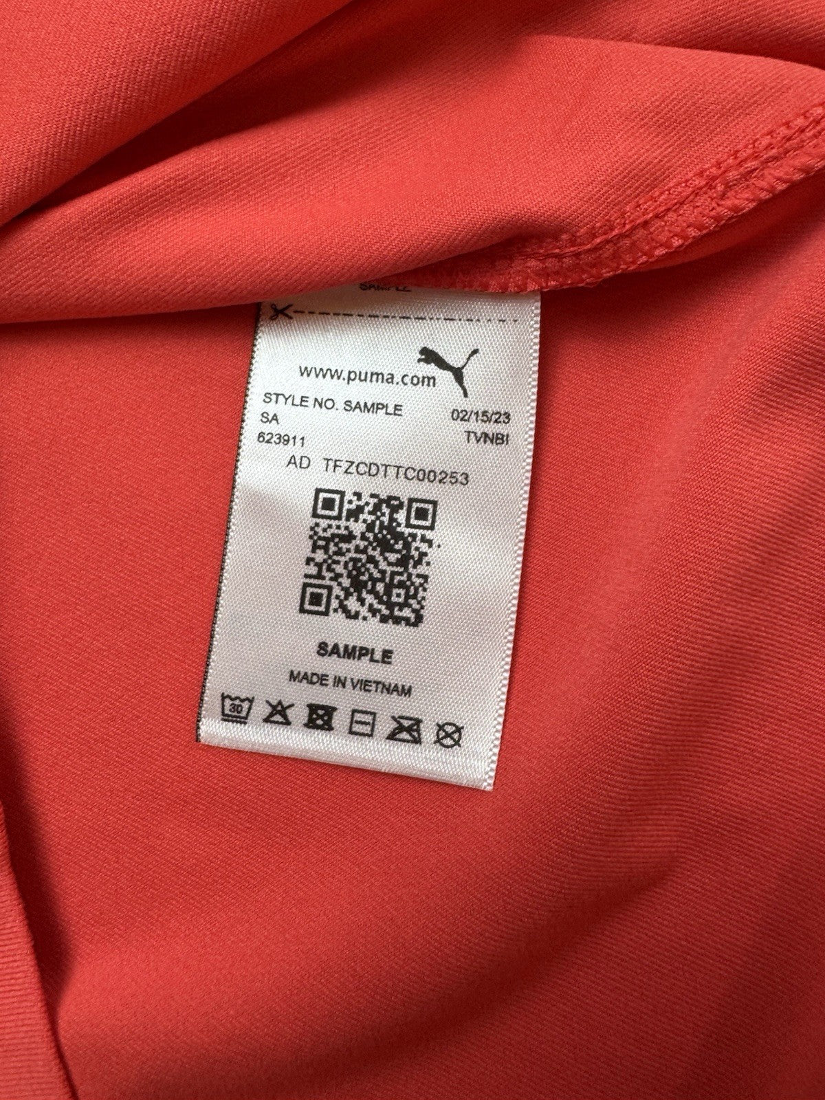 Puma Women’s Golf Shirt Sz S.   (B.165)