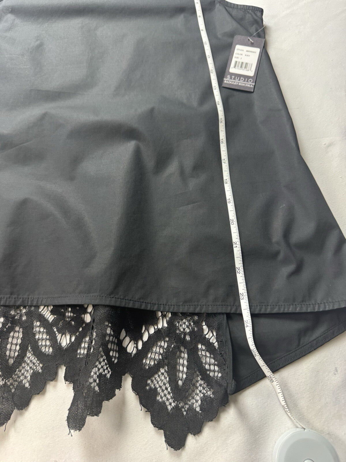 STUDIO Badgley Mischka Women’s Top Black Sleeveless Sz 2. (B.143)