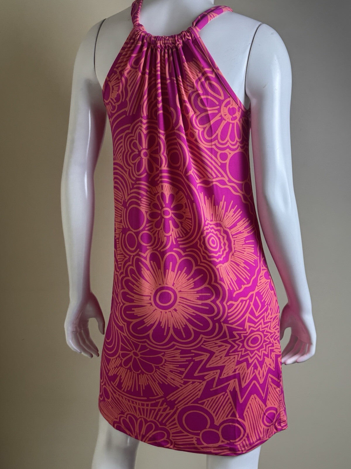 $168 Trina Turk Dress Halter Shift Mini Size XS (B.140)