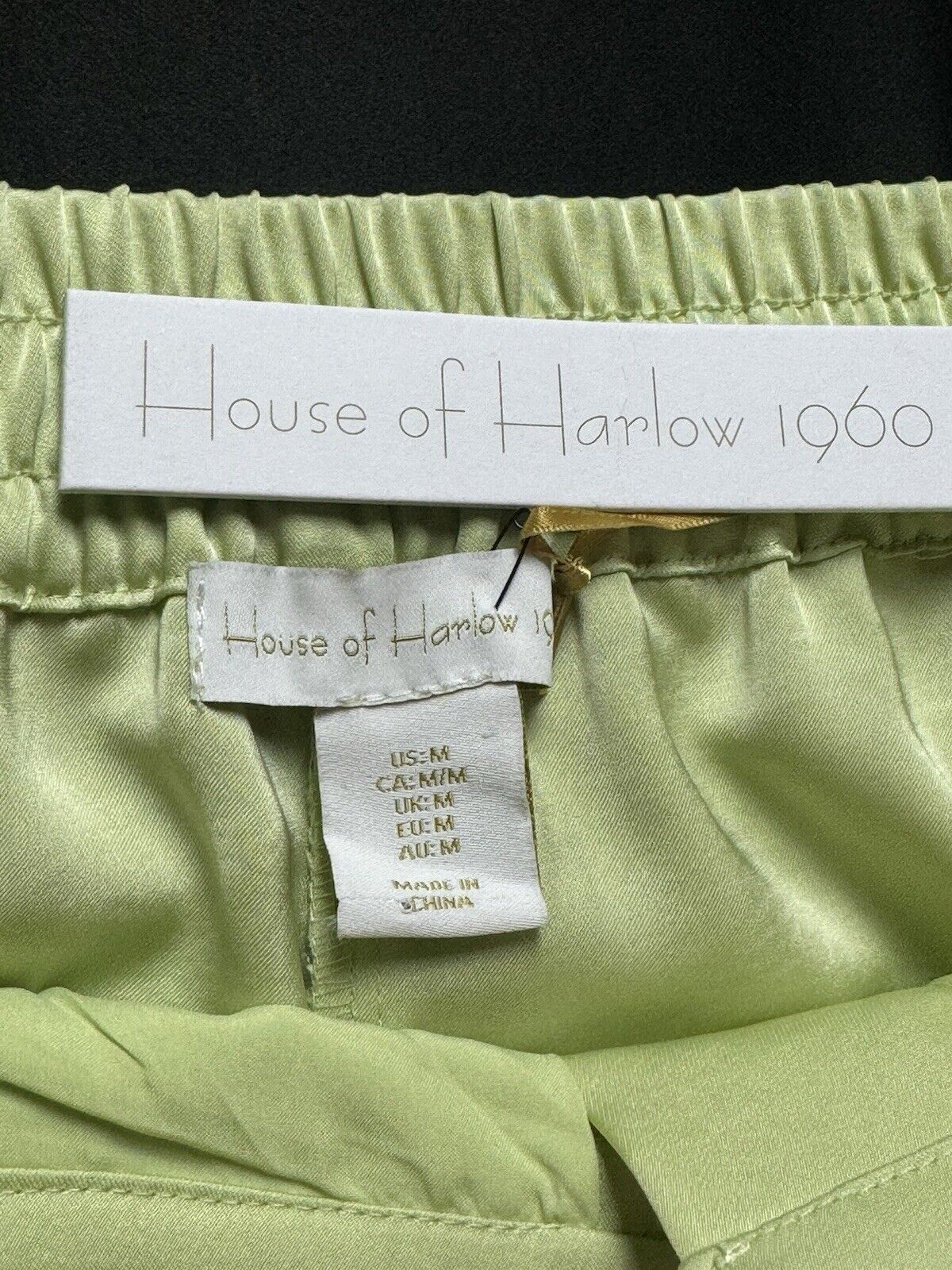 House Of Harlow SATIN Green Size M PANTS WIDE LEG POCKETS. (B.86))