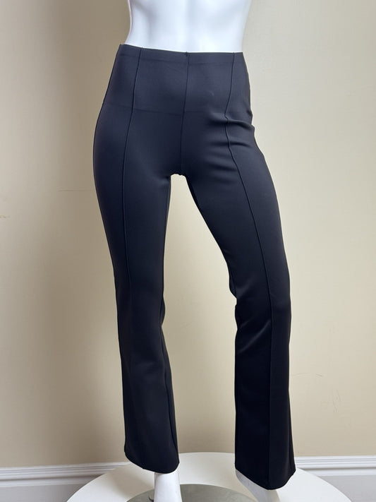 7 Diamonds Women’s Flare Stretch Pull On Pants Sz M.  (B.168)