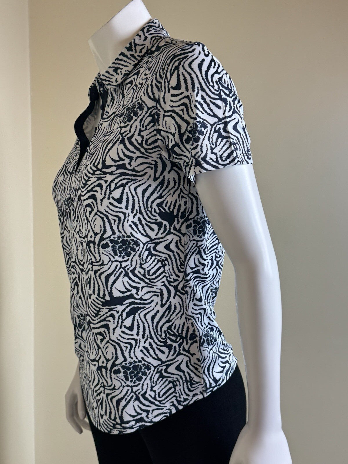 Puma Women’s Golf Shirt Sz S.   (B.113/7)