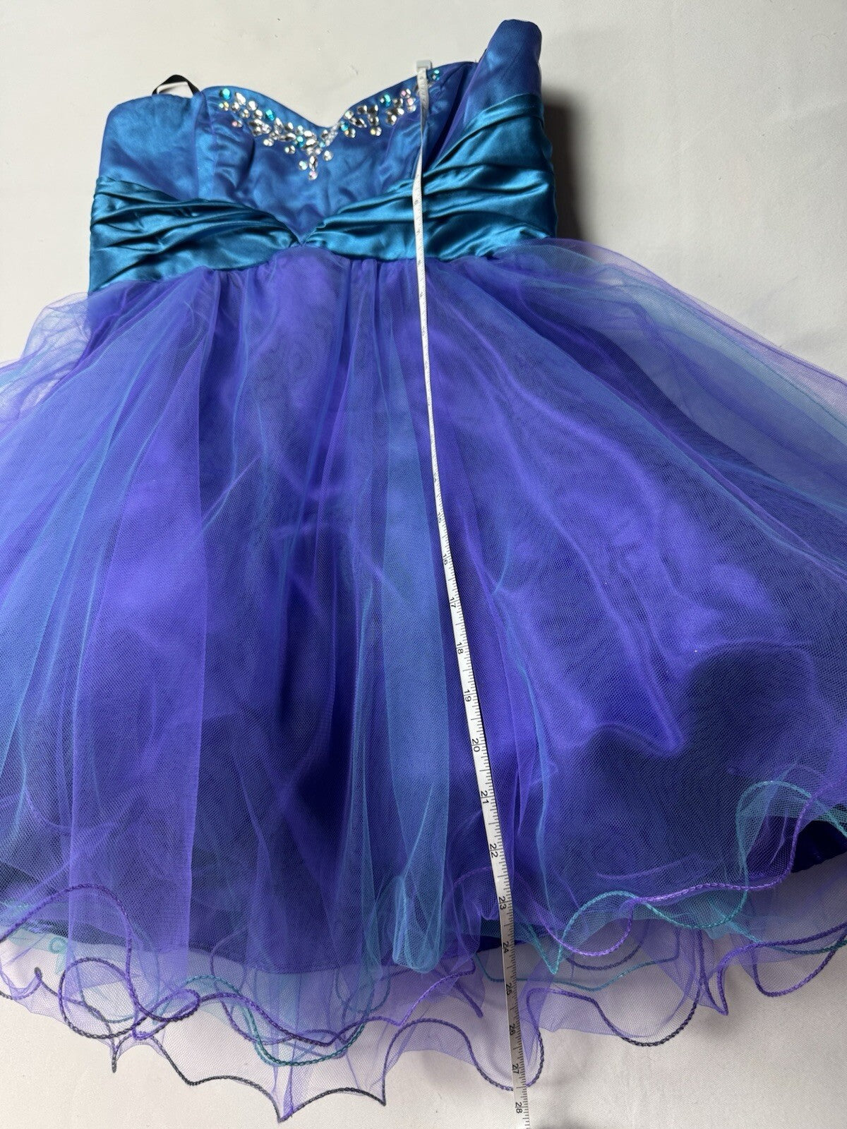 Stepping Out Women’s Strapless Formal Dress Sz 3/4. (B.143)