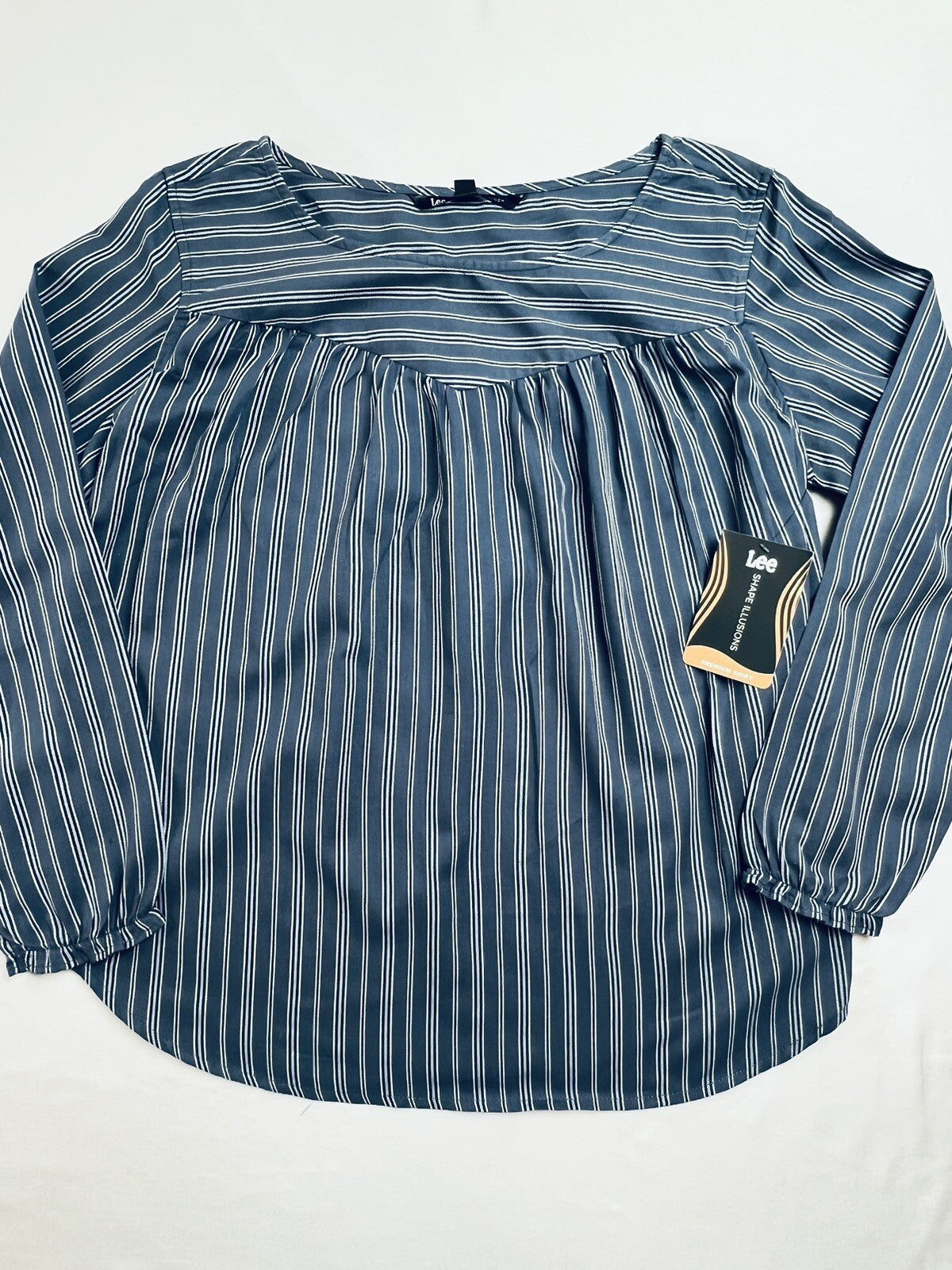 Lee Shape Illusions Women’s Blouse/Top Sz L Blue White Striped