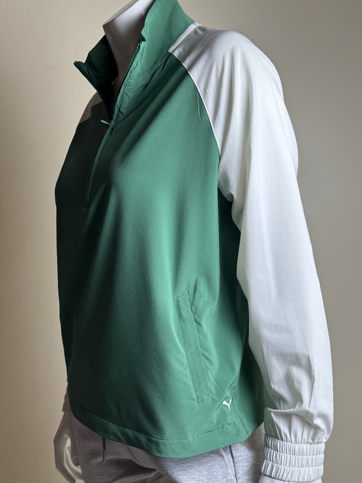 PUMA Women's Golf Sweatshirt Sz S.  (B.157/1)