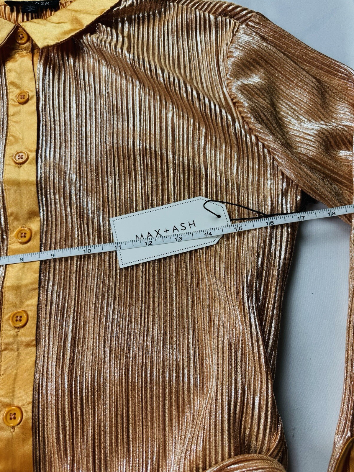 Max + Ash Women’s Gold Metallic Belted Dress Sz M.      (B.38)