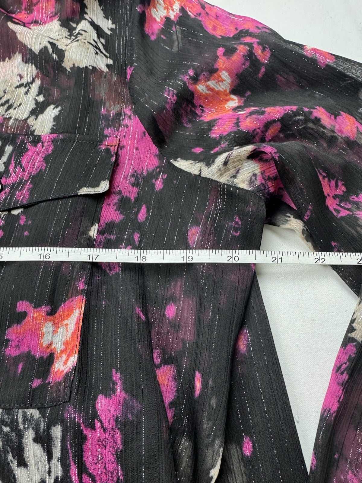 $89 DKNY Women’s Long Sleeves Top Sz L .  (B.141)