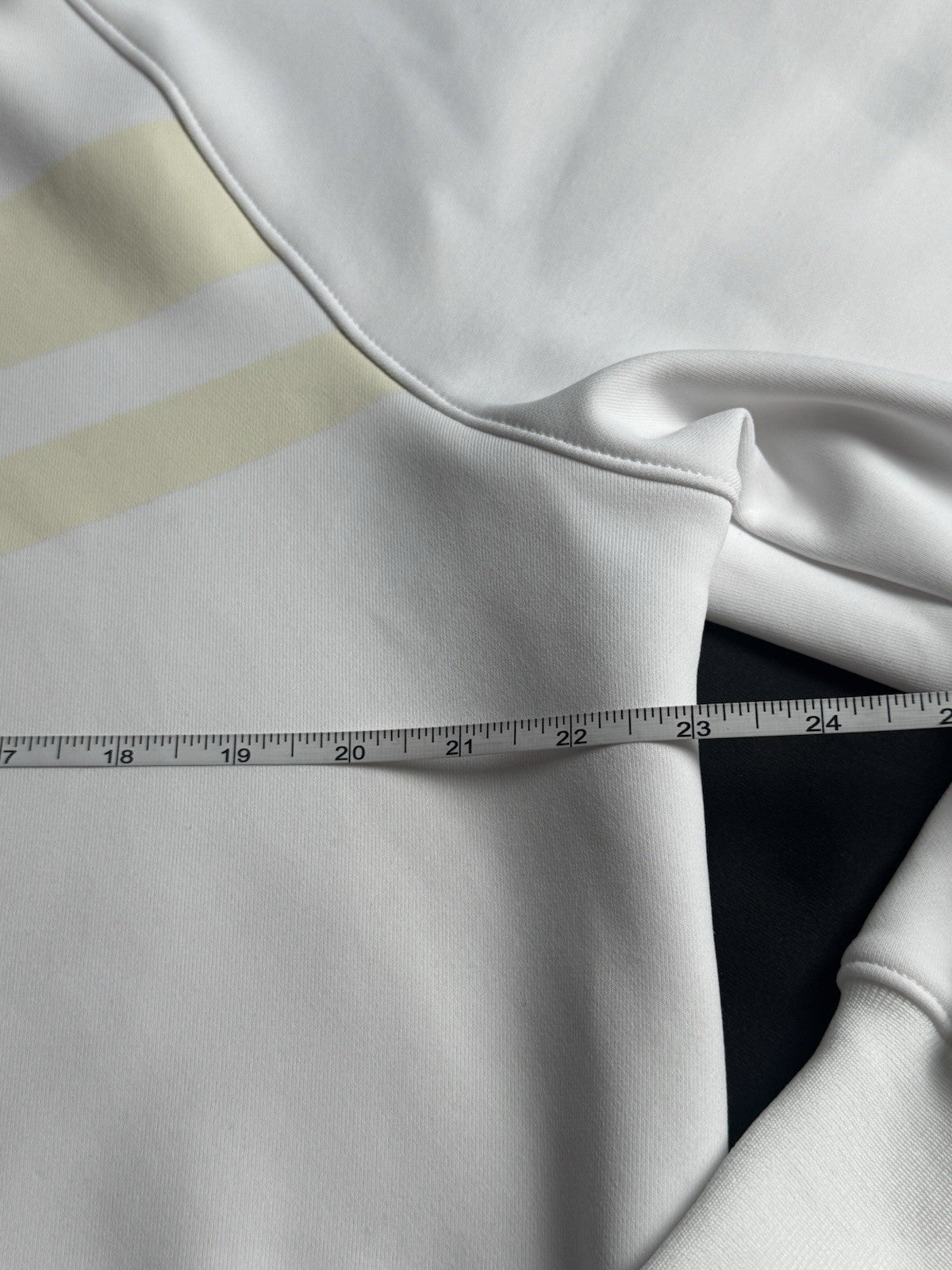 Smith & Quinn Sweater 1/4 Zip White Size L. (B.091)